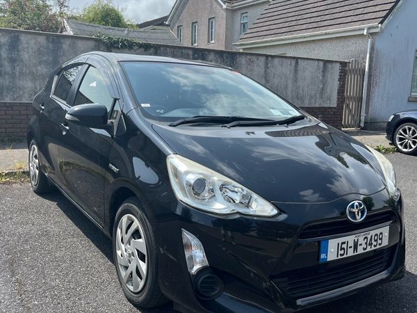 Toyota Aqua Hatchback, Petrol Hybrid, 2015, Black