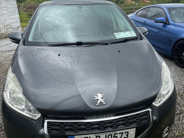 Peugeot 208 Hatchback, Diesel, 2015, Grey