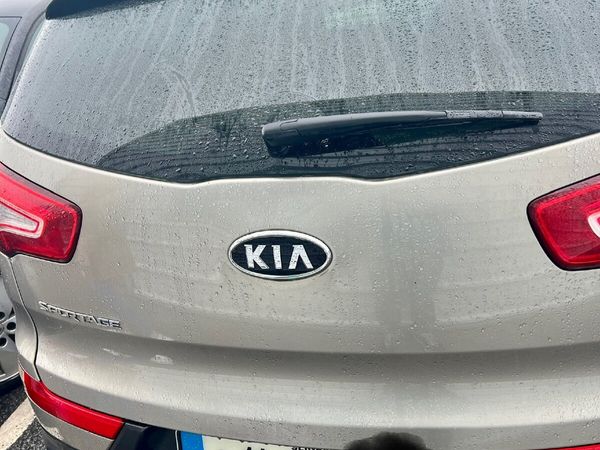 Kia Sportage SUV, Diesel, 2011, Silver
