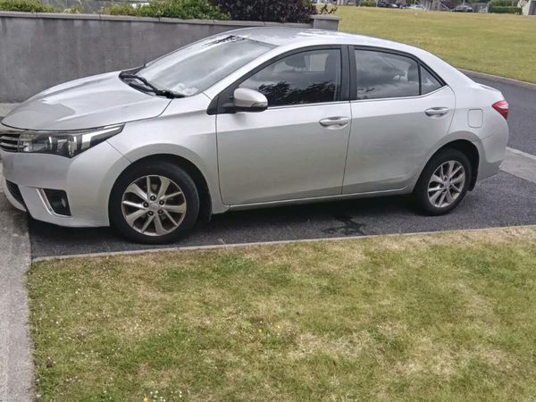 Toyota Corolla Saloon, Diesel, 2014, Silver