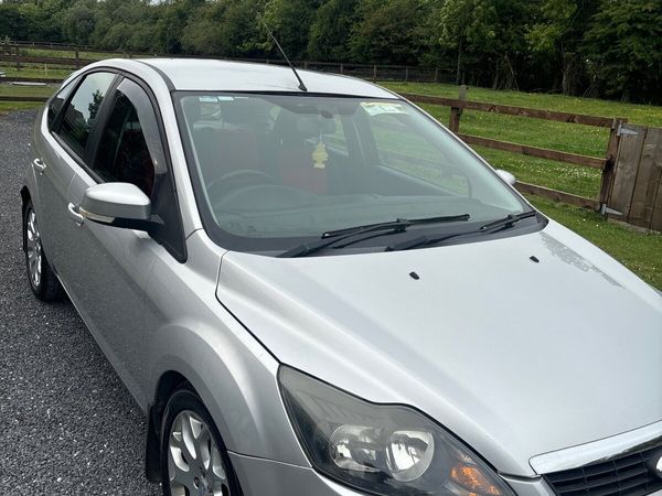 Ford Focus Hatchback, Diesel, 2009, Silver