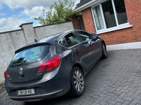 Vauxhall Astra Hatchback, Diesel, 2014, Grey