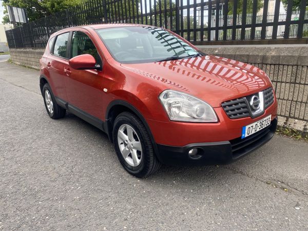 Nissan Qashqai Hatchback, Petrol, 2007, Red