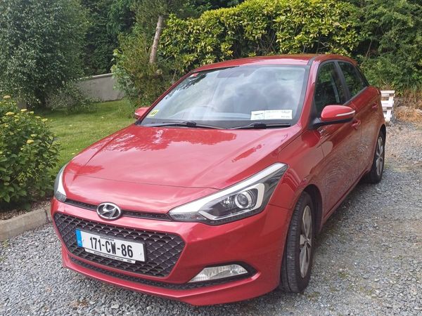 Hyundai i20 Hatchback, Petrol, 2017, Red