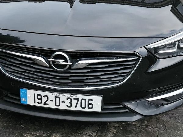 Opel Insignia Hatchback, Diesel, 2019, Black
