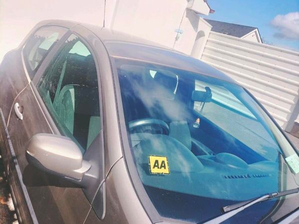 Renault Clio Hatchback, Ethanol Petrol, 2010, Gold