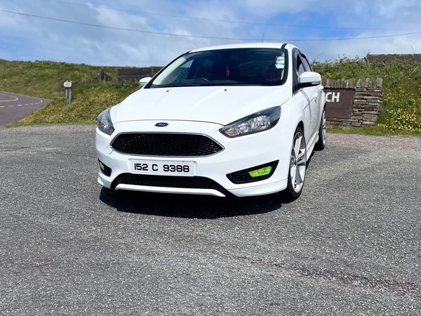Ford Focus Hatchback, Petrol, 2015, White