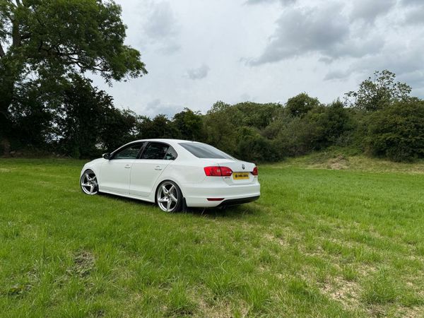 Volkswagen Jetta Saloon, Diesel, 2012, White