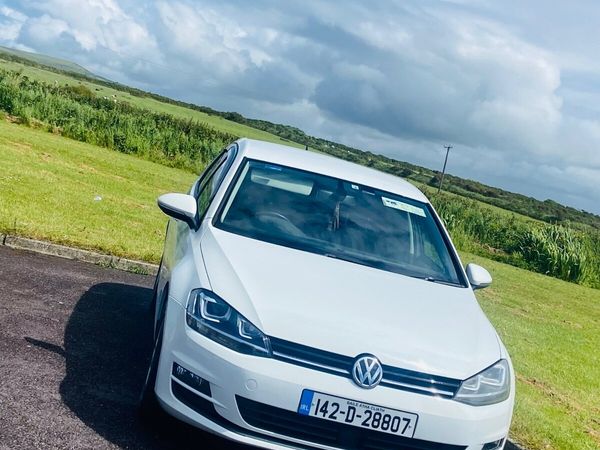 Volkswagen Golf Hatchback, Petrol, 2014, White