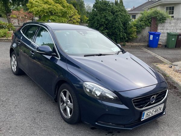 Volvo V40 Hatchback, Diesel, 2015, Blue
