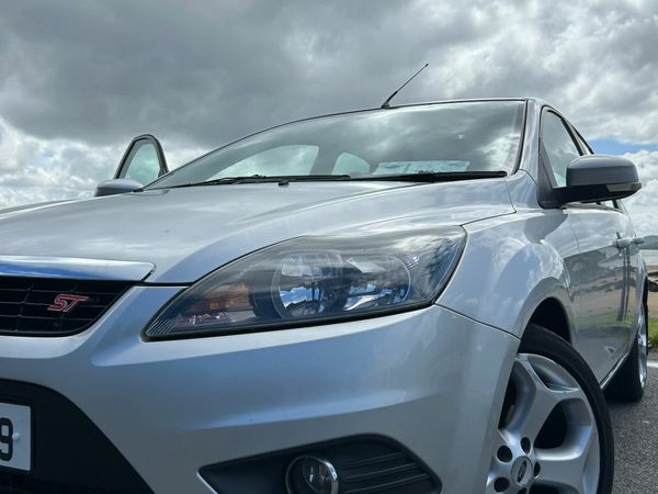 Ford Focus Hatchback, Diesel, 2010, Silver