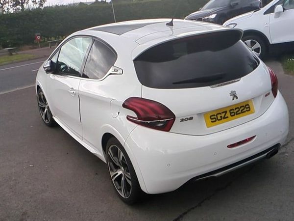 Peugeot 208 Hatchback, Petrol, 2017, White