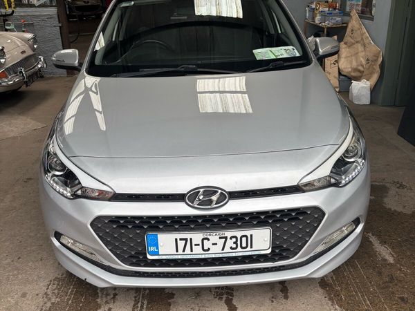 Hyundai i20 Hatchback, Petrol, 2017, Grey