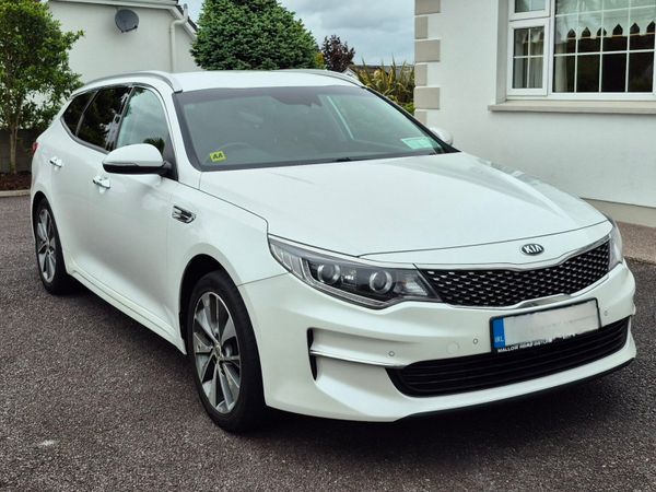 Kia Optima Estate/Jeep, Diesel, 2018, White