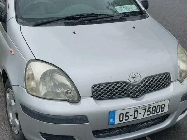 Toyota Yaris Hatchback, Petrol, 2005, Silver