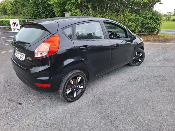 Ford Fiesta Hatchback, Petrol, 2015, Black