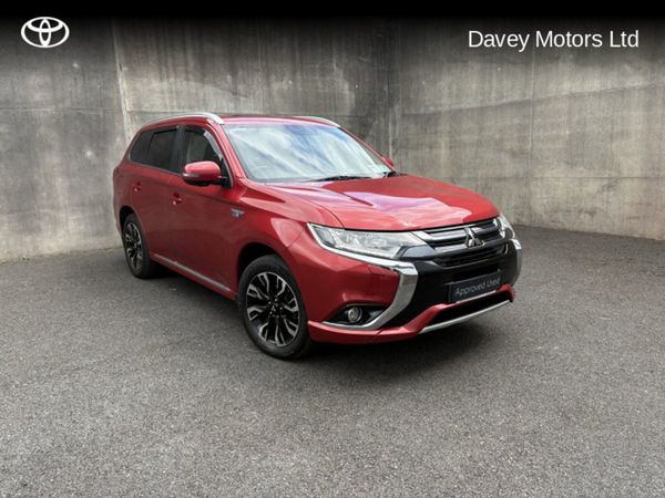 Mitsubishi Outlander Estate, 2017, Red