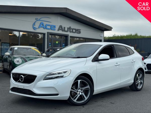 Volvo V40 Hatchback, Diesel, 2016, White