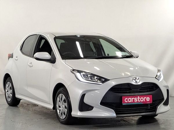 Toyota Yaris Hatchback, Petrol Hybrid, 2022, White