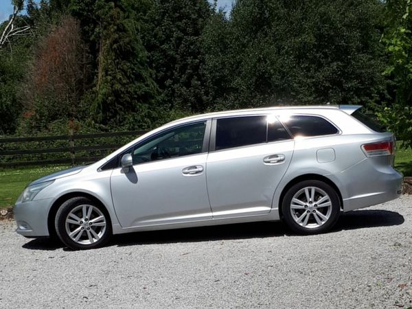 Toyota Avensis Estate, Diesel, 2009, Silver