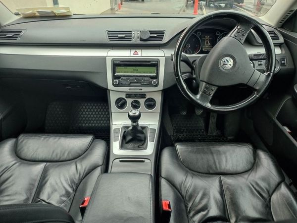 Volkswagen Passat Estate, Diesel, 2009, Silver