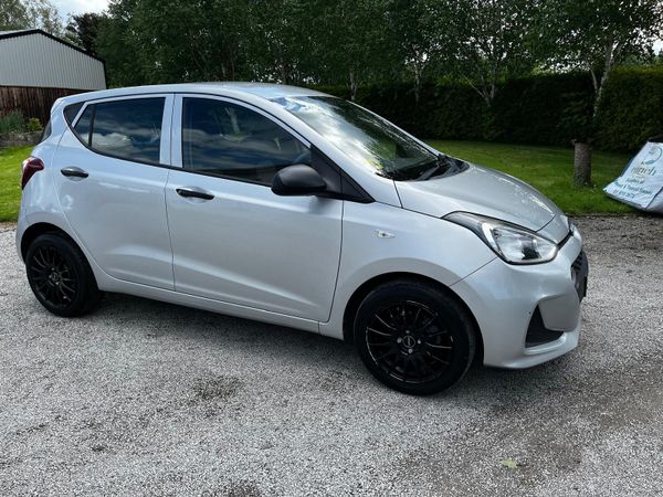 Hyundai i10 Hatchback, Petrol, 2017, Grey