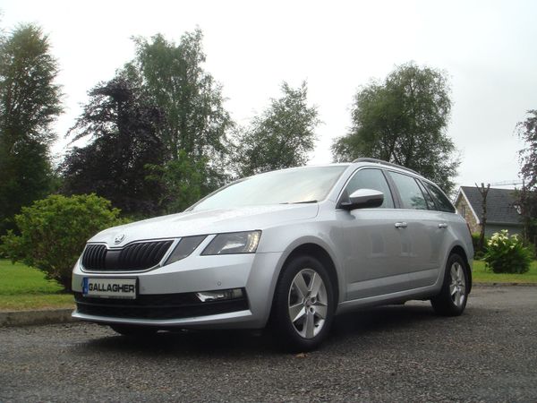 Skoda Octavia Estate, Diesel, 2020, Silver