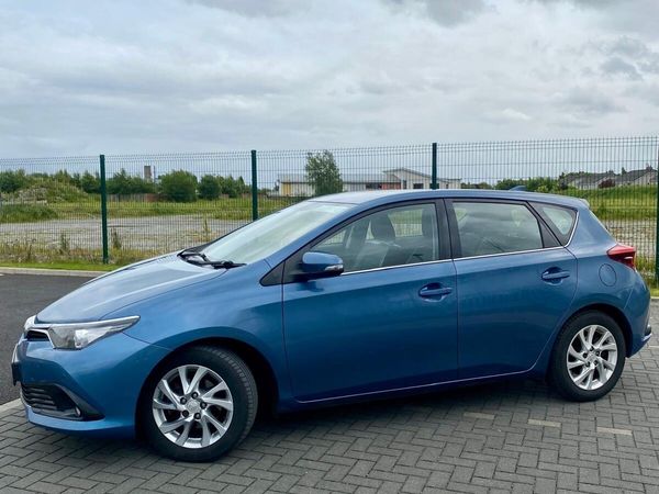 Toyota Auris Hatchback, Diesel, 2015, Blue