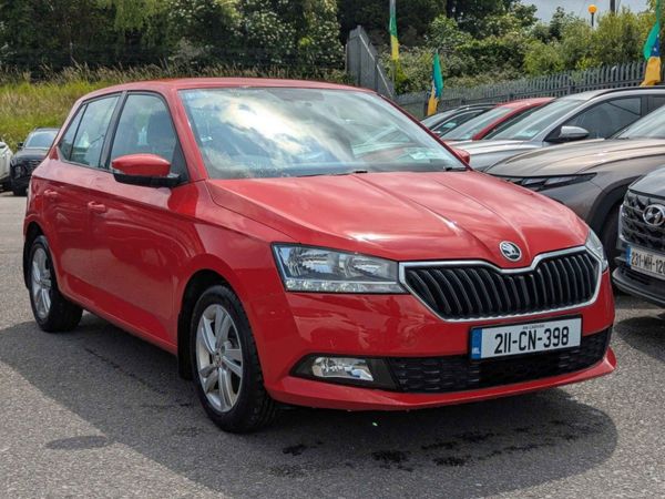 Skoda Fabia Hatchback, Petrol, 2021, Red