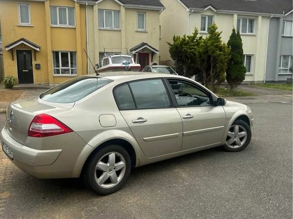 Renault Megane Saloon, Petrol, 2007, Yellow