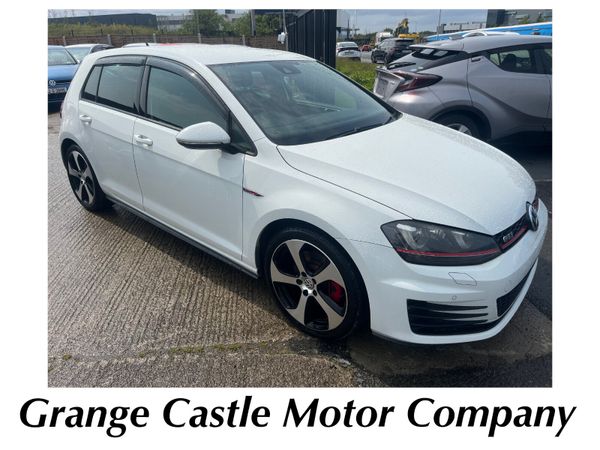 Volkswagen Golf Hatchback, Petrol, 2015, White
