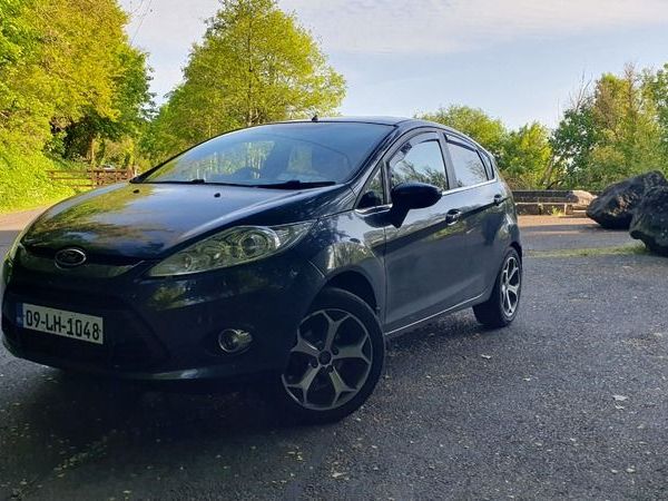 Ford Fiesta Hatchback, Diesel, 2009, Grey