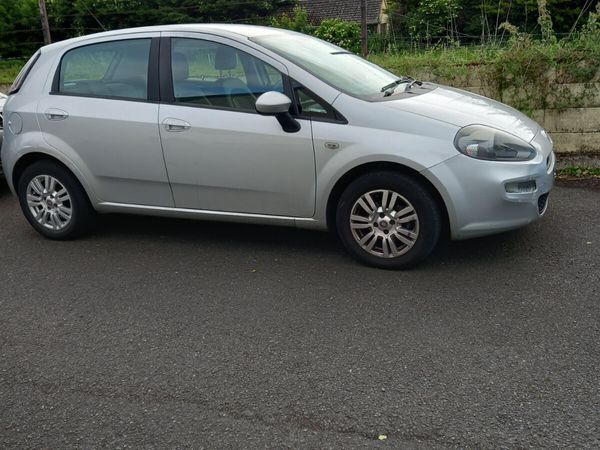 Fiat Punto Hatchback, Petrol, 2012, Grey