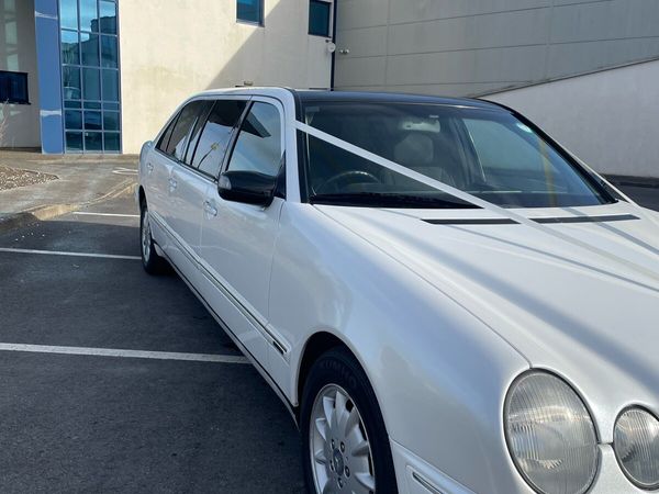Mercedes-Benz E-Class Saloon, Petrol, 2000, Black