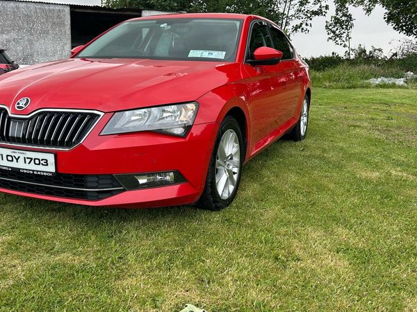 Skoda Superb Hatchback, Diesel, 2017, Red