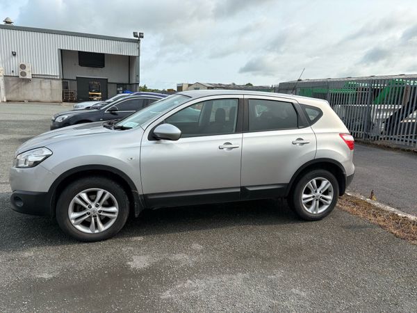 Nissan Qashqai Hatchback, Diesel, 2012, Silver