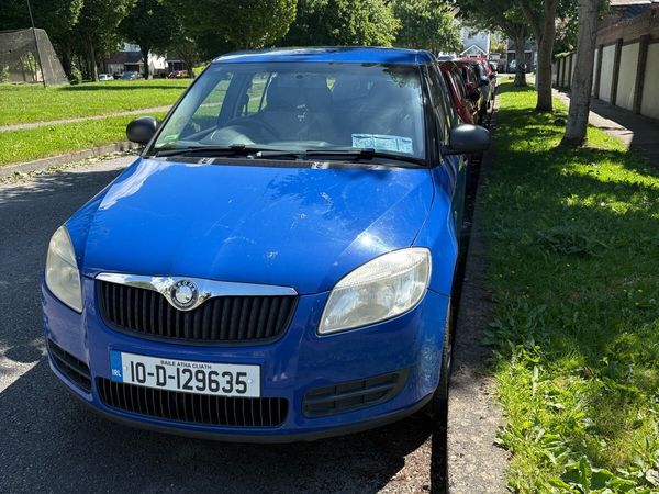 Skoda Fabia Hatchback, Petrol, 2010, Blue