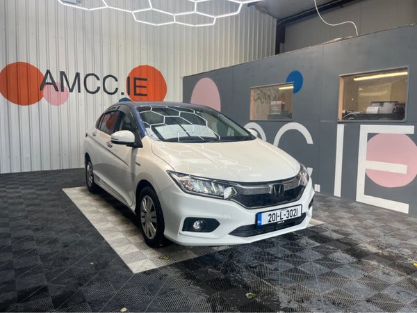 Honda Grace Saloon, Petrol Hybrid, 2020, Red