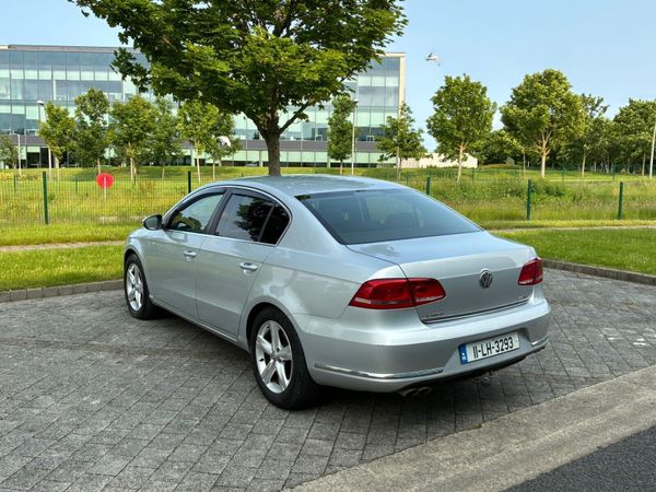 Volkswagen Passat Saloon, Diesel, 2011, Silver