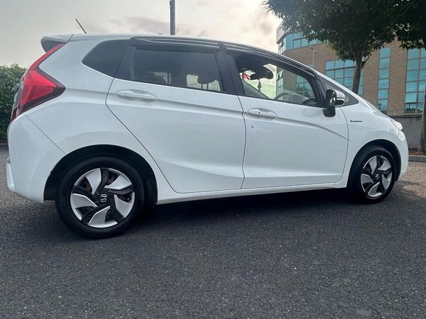 Honda Fit Hatchback, Petrol Hybrid, 2014, White