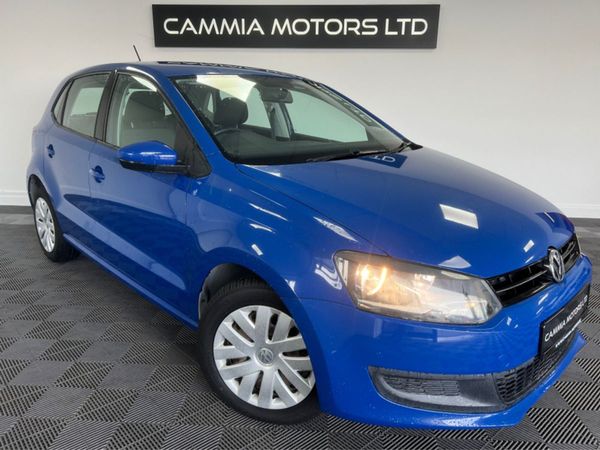 Volkswagen Polo Hatchback, Petrol, 2014, Blue
