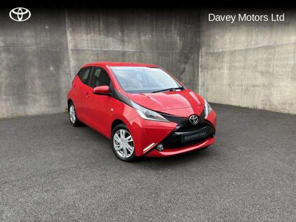 Toyota Aygo Hatchback, Petrol, 2016, Red