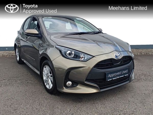 Toyota Yaris Hatchback, Hybrid, 2023, Gold