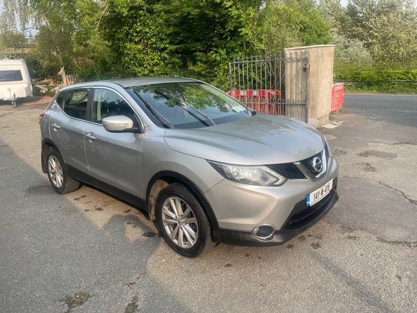 Nissan Qashqai Hatchback, Diesel, 2014, Silver