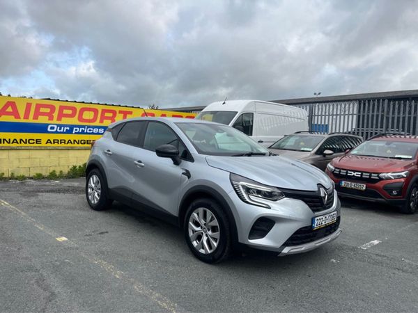 Renault Captur Hatchback, Petrol, 2022, Grey
