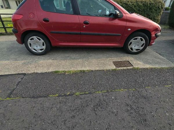 Peugeot 206 Hatchback, Petrol, 2002, Red