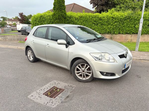 Toyota Auris Hatchback, Diesel, 2009, Silver