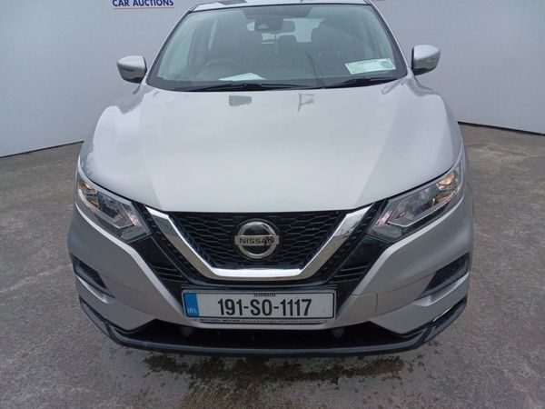 Nissan Qashqai Hatchback, Diesel, 2019, Silver