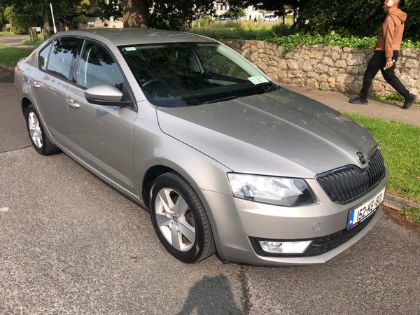 Skoda Octavia Saloon, Petrol, 2015, Beige