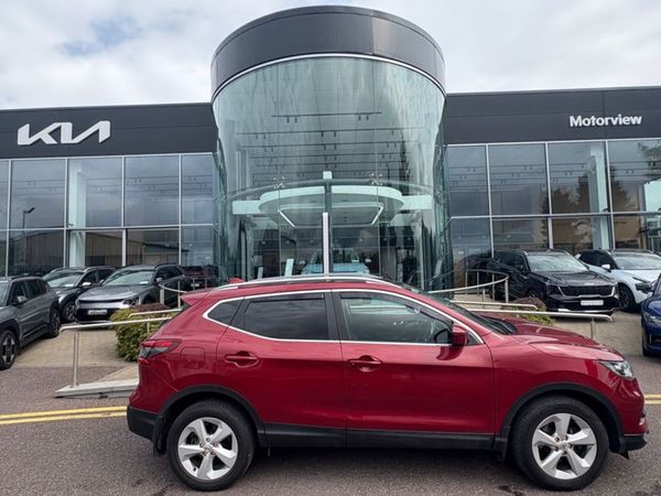 Nissan Qashqai SUV, Diesel, 2019, Red